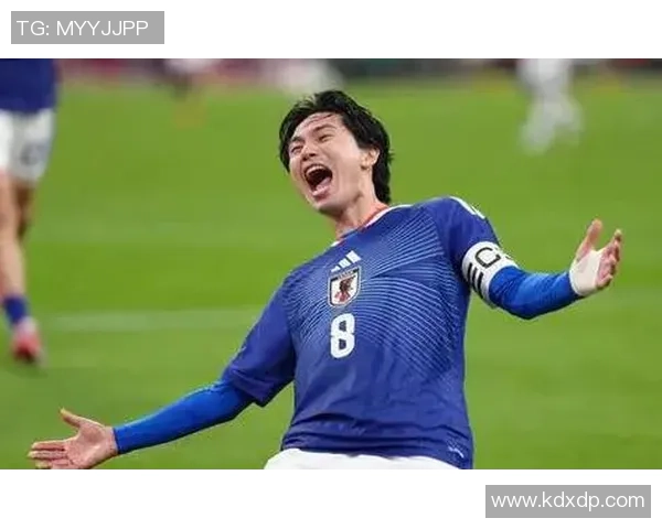 日本足球3比0战胜韩国实力球星展现新辉煌夺得关键胜利